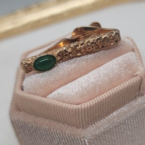 SWANK Gold Tone Tie Clip - Picture 2 of 4